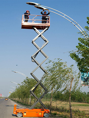 高空作业平台车